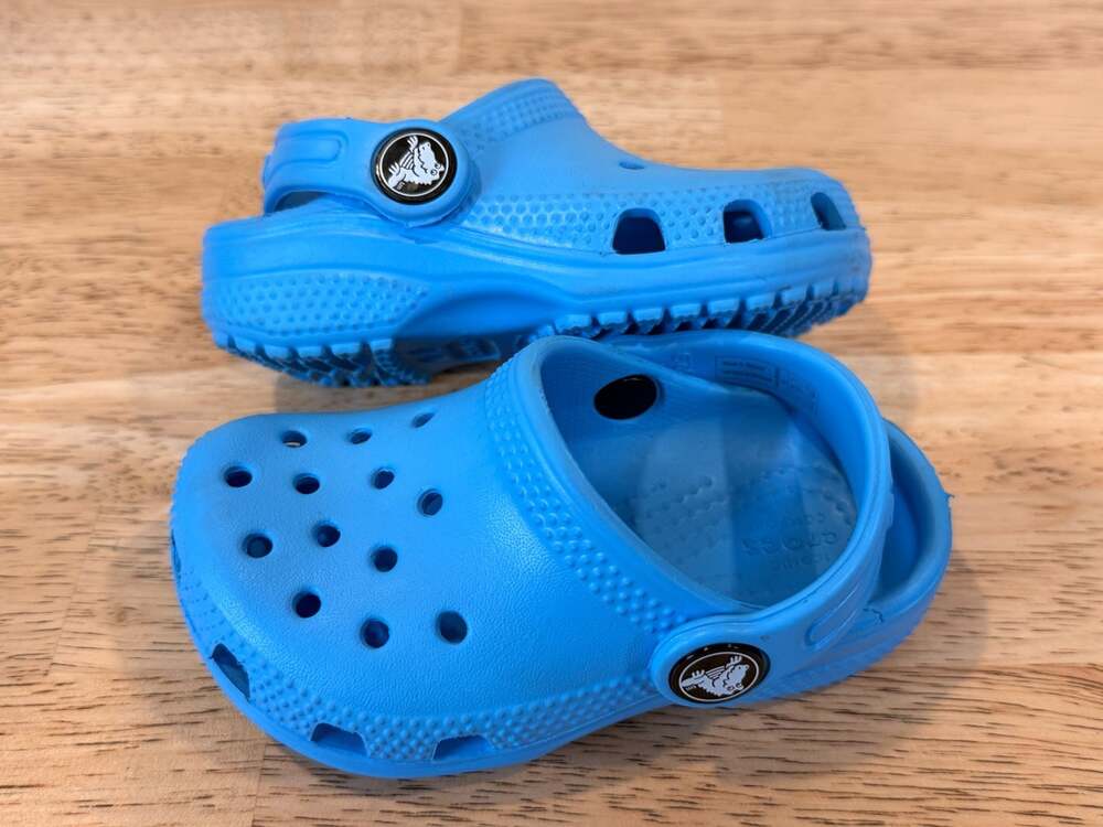 Crocs Kids Classic Clogs, Bright Blue, Size 6